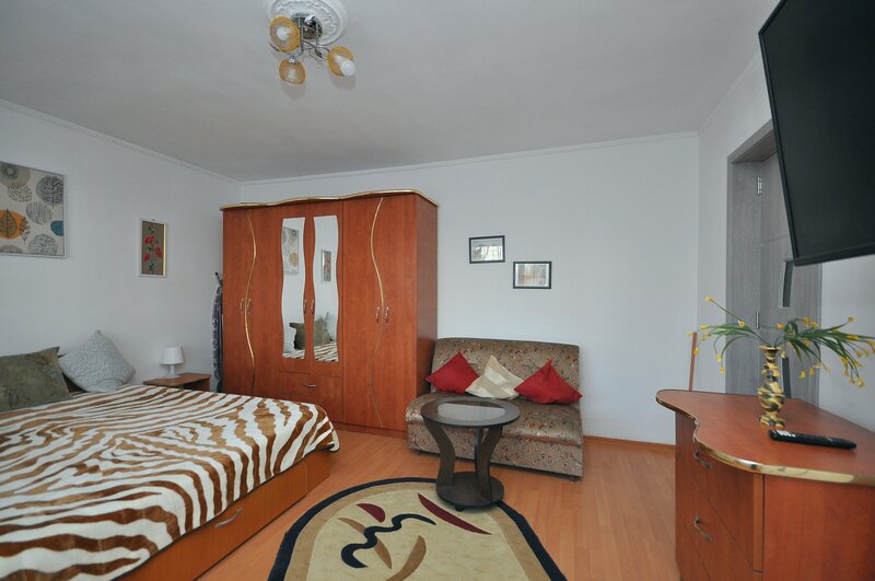 Drumul Taberei langa Plaza Mall, garsoniera, bloc stradal bd. Timisoara,