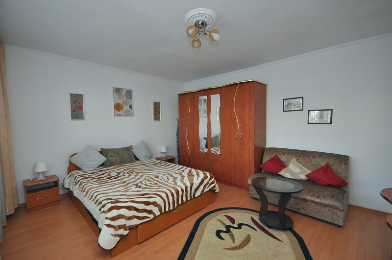 Drumul Taberei langa Plaza Mall, garsoniera, bloc stradal bd. Timisoara,