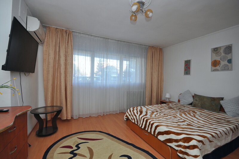 Drumul Taberei langa Plaza Mall, garsoniera, bloc stradal bd. Timisoara,