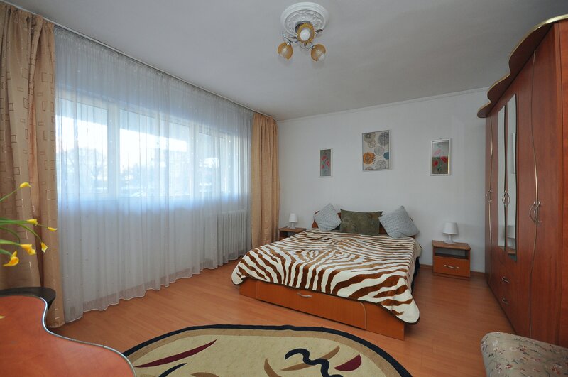 Drumul Taberei langa Plaza Mall, garsoniera, bloc stradal bd. Timisoara,