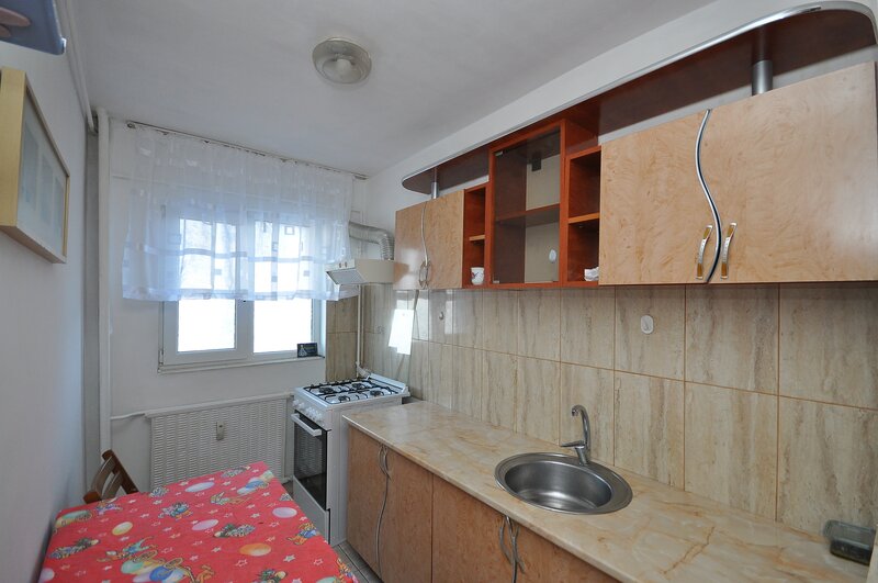 Drumul Taberei langa Plaza Mall, garsoniera, bloc stradal bd. Timisoara,